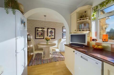 Kitchen: