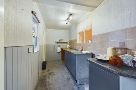 Kitchen: