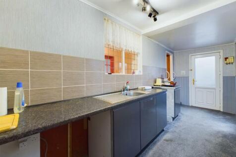 Kitchen: