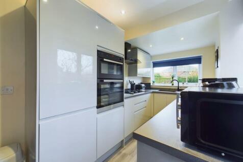 Kitchen: