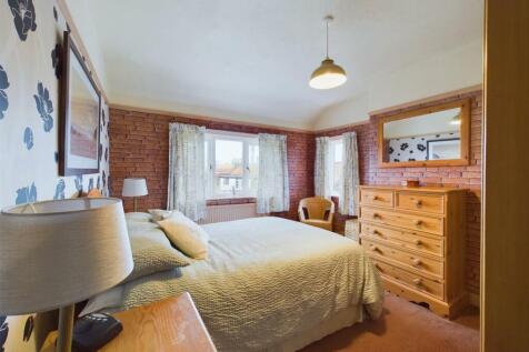 Bedroom: