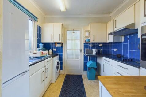Kitchen: