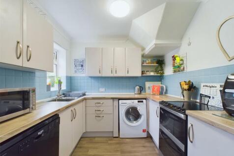 Kitchen: