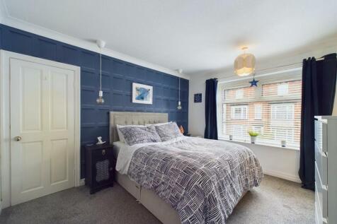 Bedroom:
