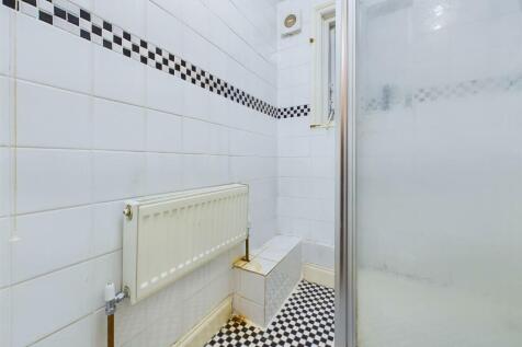 Shower room: