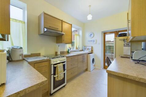 Kitchen: