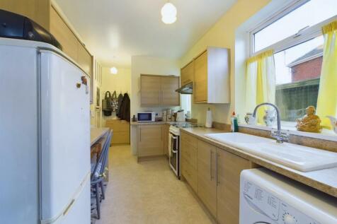 Kitchen: