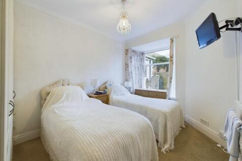 Bedroom: