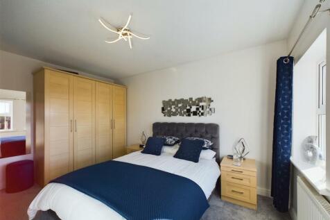 Bedroom: