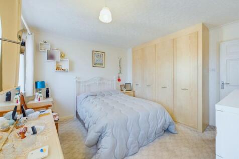 Bedroom: