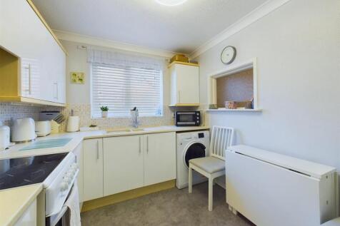 Kitchen:
