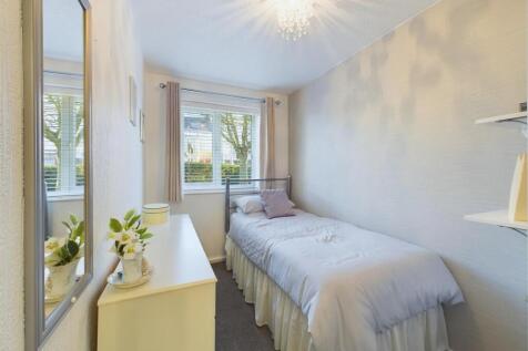 Bedroom: