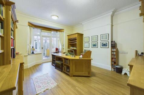 Sitting room: