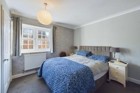 Bedroom: