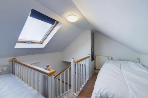Bedroom: