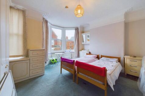 Bedroom: