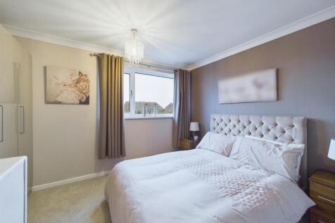 Bedroom: