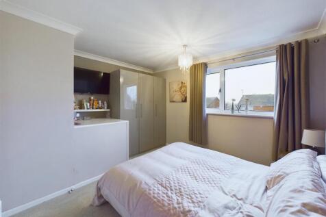 Bedroom: