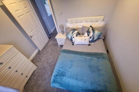 Bedroom: