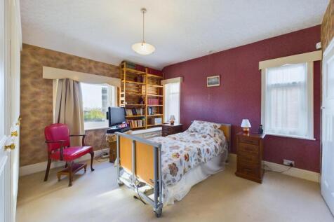Bedroom:
