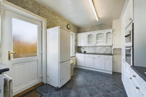 Kitchen: