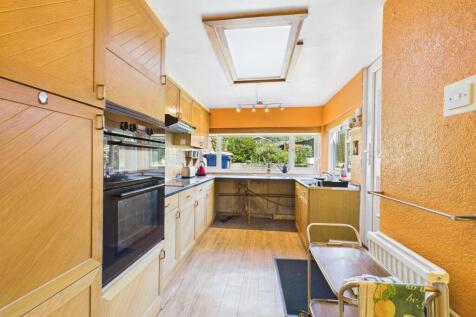 Kitchen: