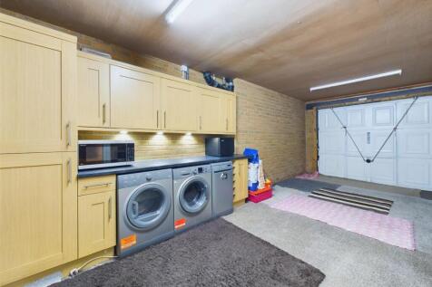 Garage: