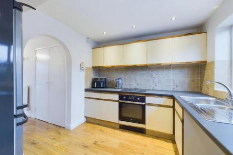 Kitchen: