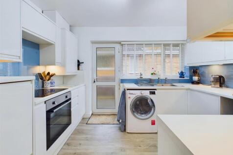 Kitchen: