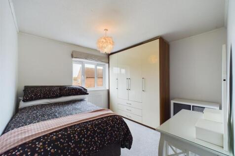 Bedroom: