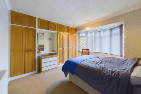 Bedroom: