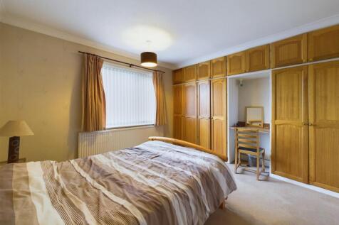 Bedroom: