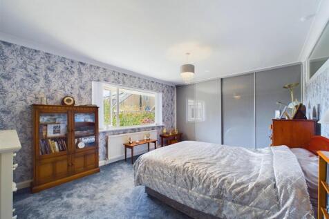 Bedroom: