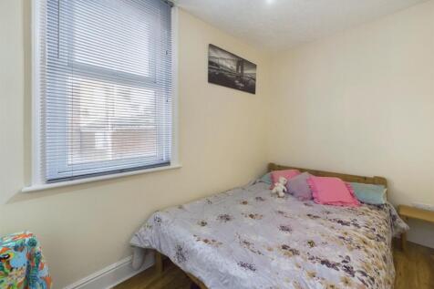 Bedroom:
