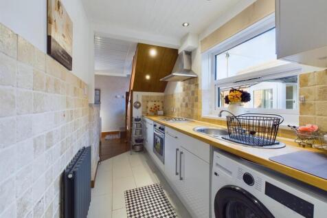 Kitchen: