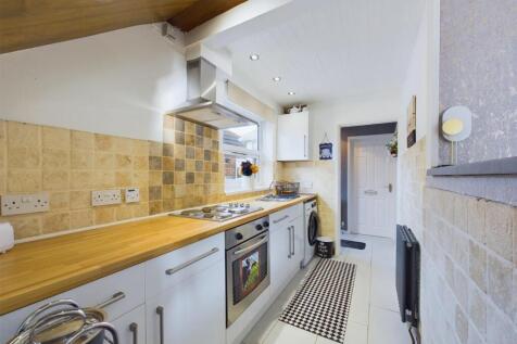 Kitchen: