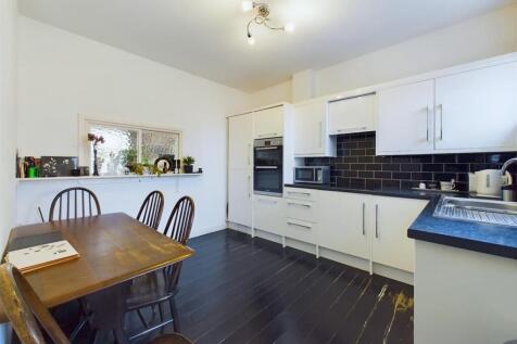Kitchen: