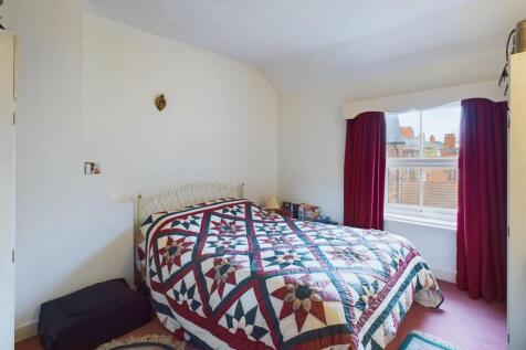 Bedroom: