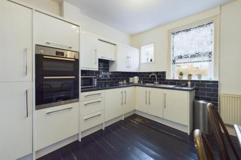 Kitchen: