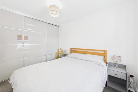 Bedroom: