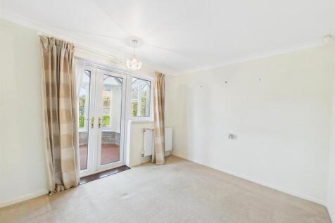 Bedroom: