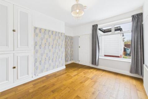 Dining room: