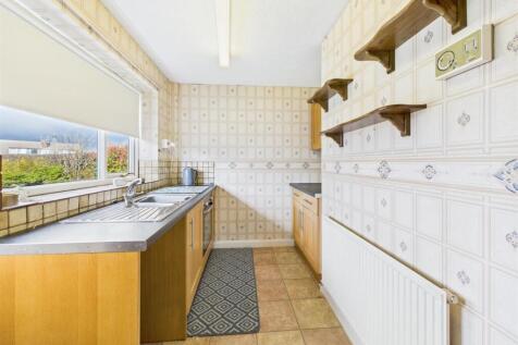 Kitchen: