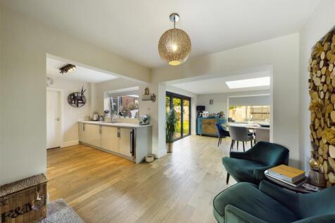 Kitchen: