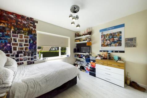 Bedroom: