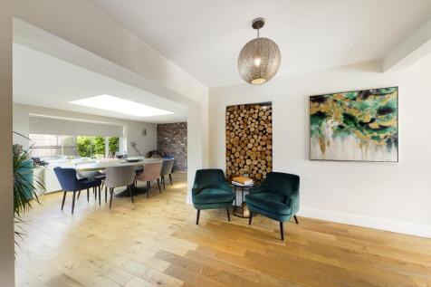 Kitchen: