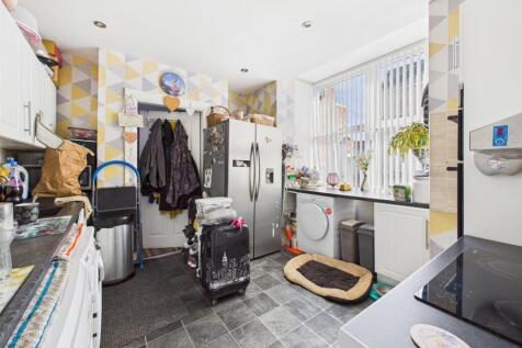 Kitchen: