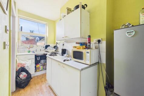 Kitchen: