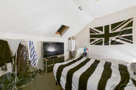 Bedroom:
