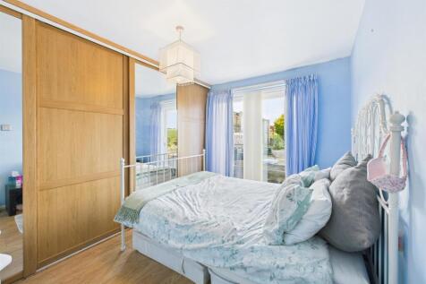 Bedroom: